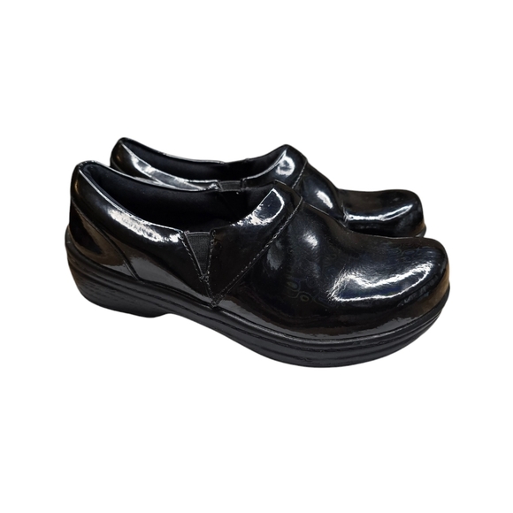 Klogs Footwear Black Clogs 7M - Picture 1 of 10